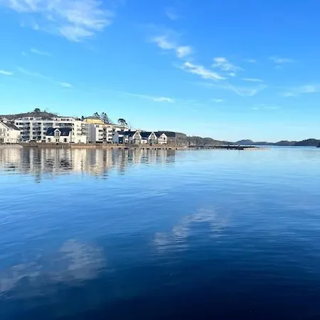Unik Med Fjordutsikt Villa Farsund