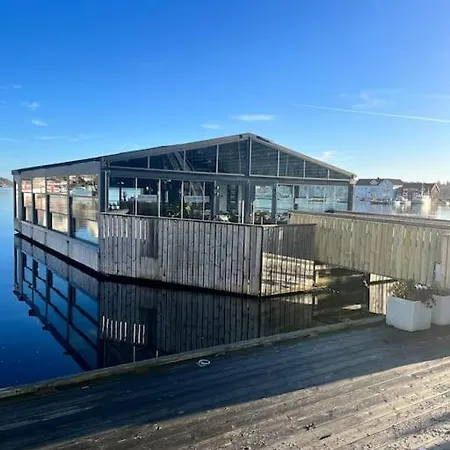 Unik Med Fjordutsikt Villa Farsund