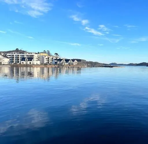 Unik Med Fjordutsikt Villa Farsund